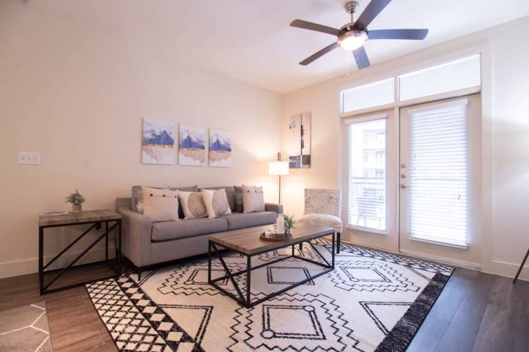 Revive Tanglewood Stunning 2BR in Uptown Houston