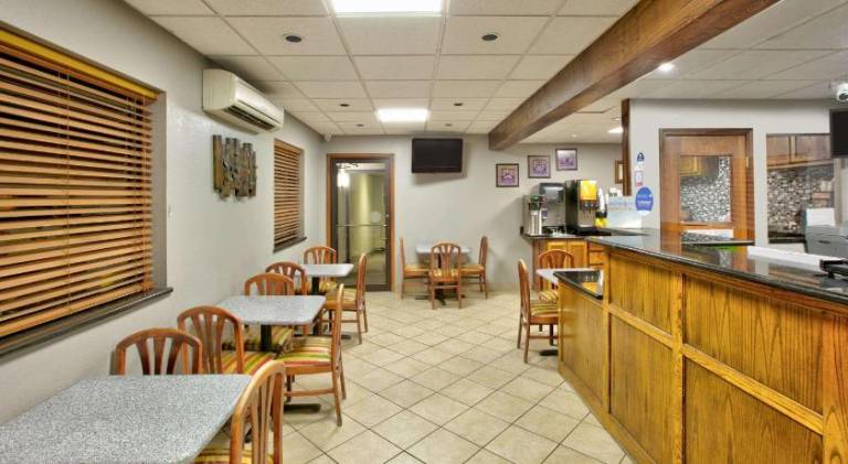 Super 8 by Wyndham Amarillo East — photo 3