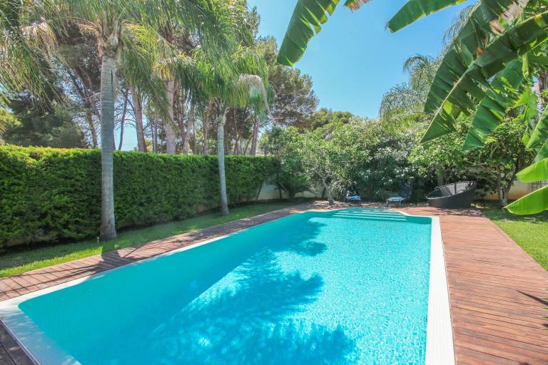 Villa with BBQ, garden & private pool — photo 2