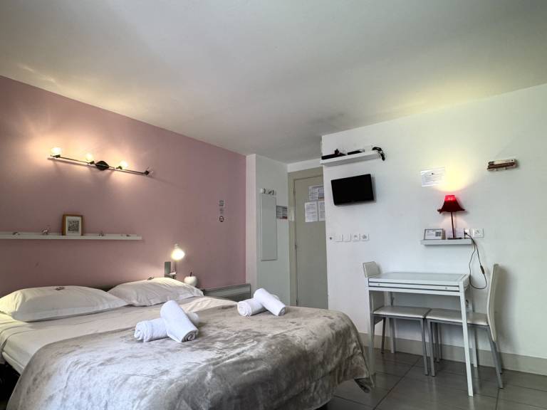 A OT Malonat 3 - Old Town / Promenade des Anglais in Thiers
