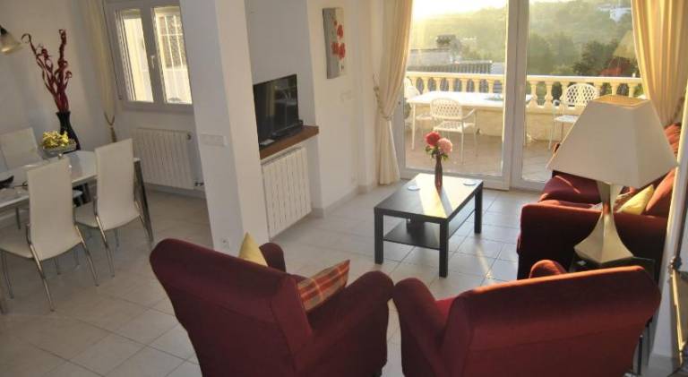 Rosalalinda - cosy semi-detached home with sea views and large terrace — photo 3