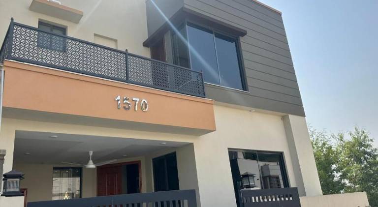 1000 m&sup2; Ferienhaus