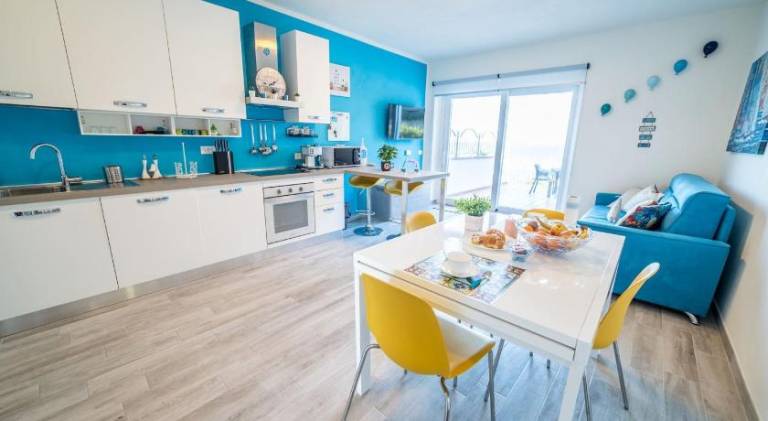 Apartment with patio | Pets allowed — photo 4