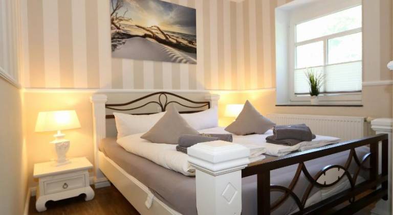 Beautiful apartment with patio, yard & BBQ | Pets allowed in Kuehlungsborn