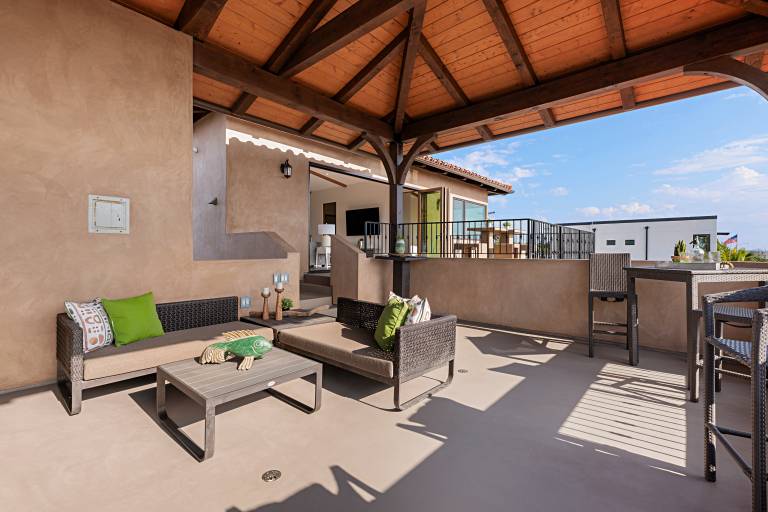 Family-oriented condo with BBQ | Beach view | Close to the beach | Pet-friendly — photo 4