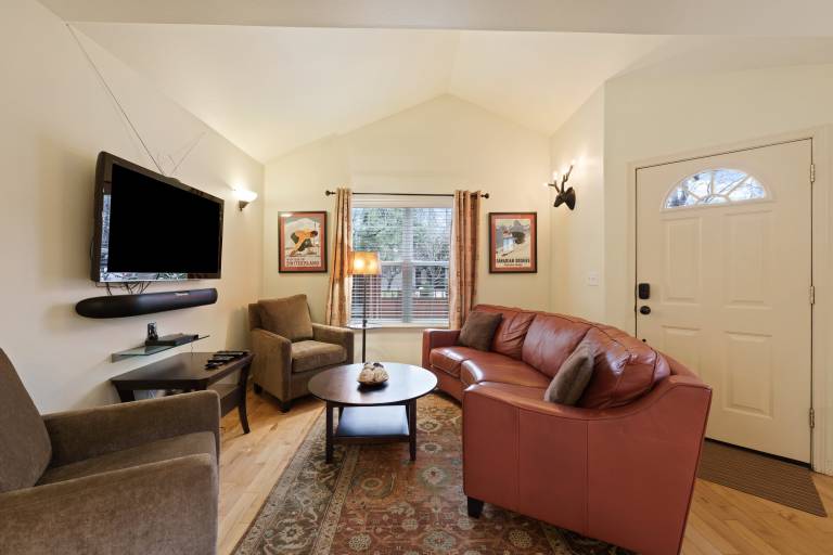 Westside Living at Its Best Hot Tub, EV Charger & Walkable Bend Location — photo 3