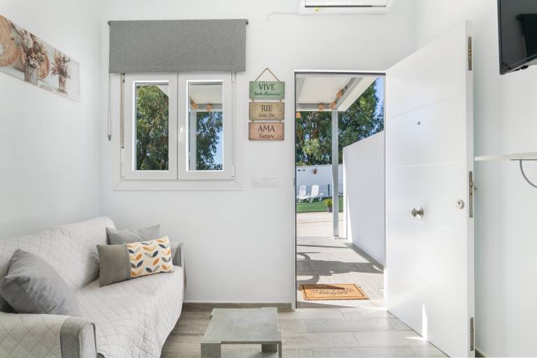 Holiday Home 'Apartamentos La Esencia Del Sur B' with Shared Pool, Wi-Fi and Air Conditioning — photo 4