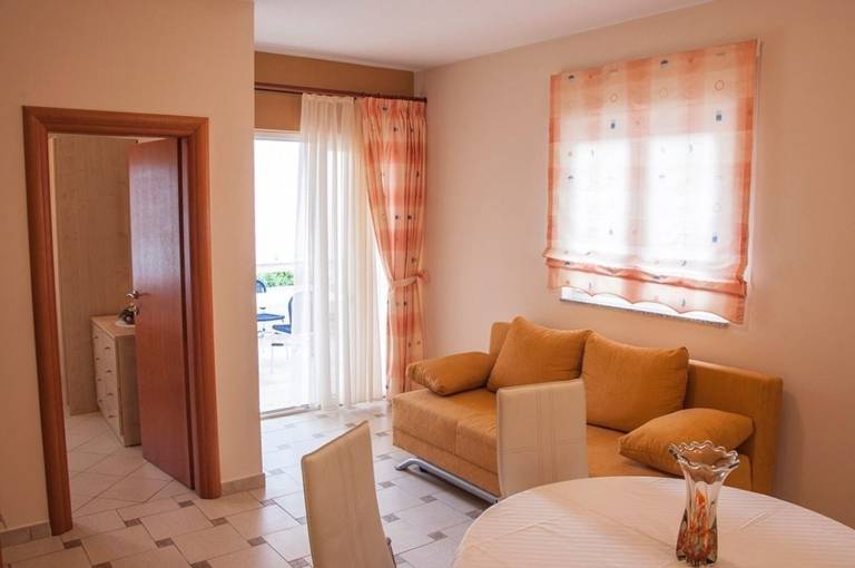 Apartments KarolinaS in Novalja