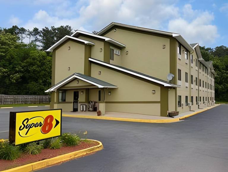 Super 8 By Wyndham Salem Va in Salem, VA
