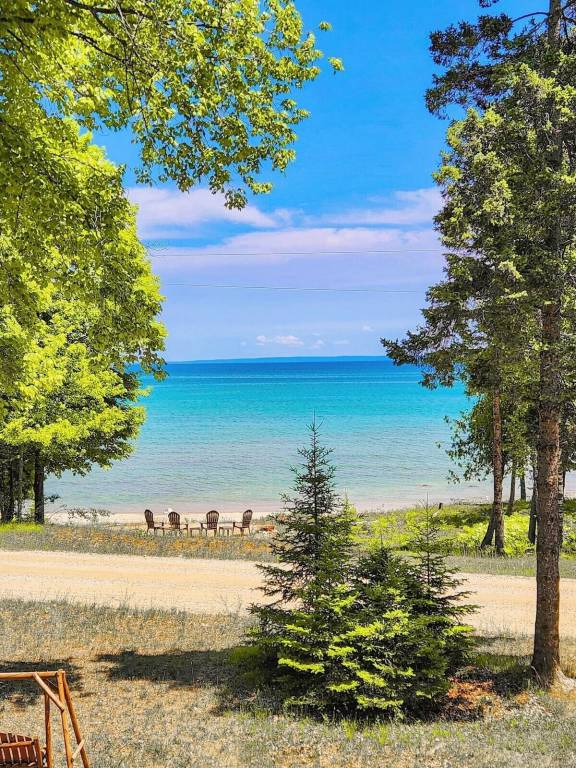 Beaver Island, MI Vacation Rentals from 88 HomeToGo