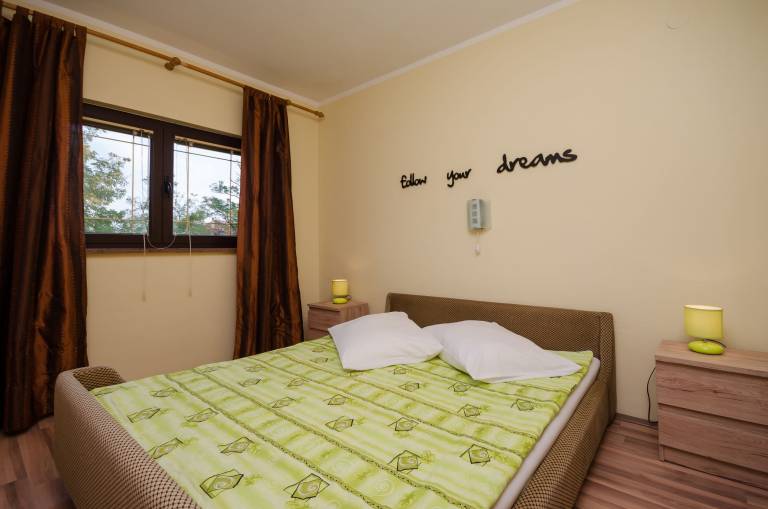 Wonderful rental apartment with BBQ, garden & patio | Garden view | Close to the beach | Pets allowed — photo 5