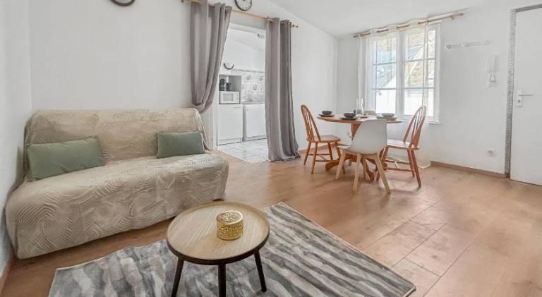Holiday apartment with 1 room for 4 persons in Chartres
