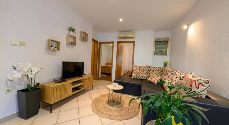 Holiday apartment with patio & grill | Good for workation — photo 3