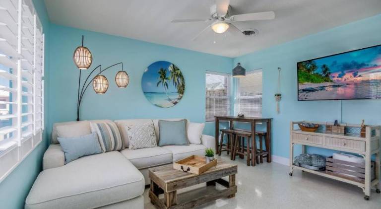 House | Close to the beach | Pets allowed — photo 2