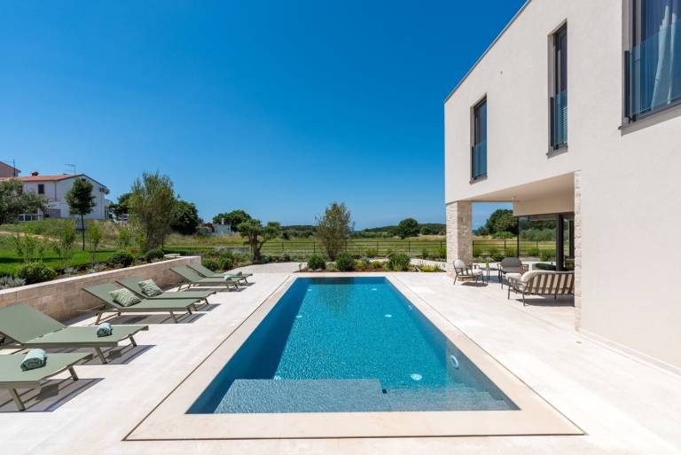 Villa with grill, patio & private pool | Beach view — photo 5