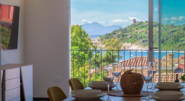 Pleasant villa with jacuzzi, pool & yard | Beach nearby | Suitable for remote work | Pets are welcome — photo 3