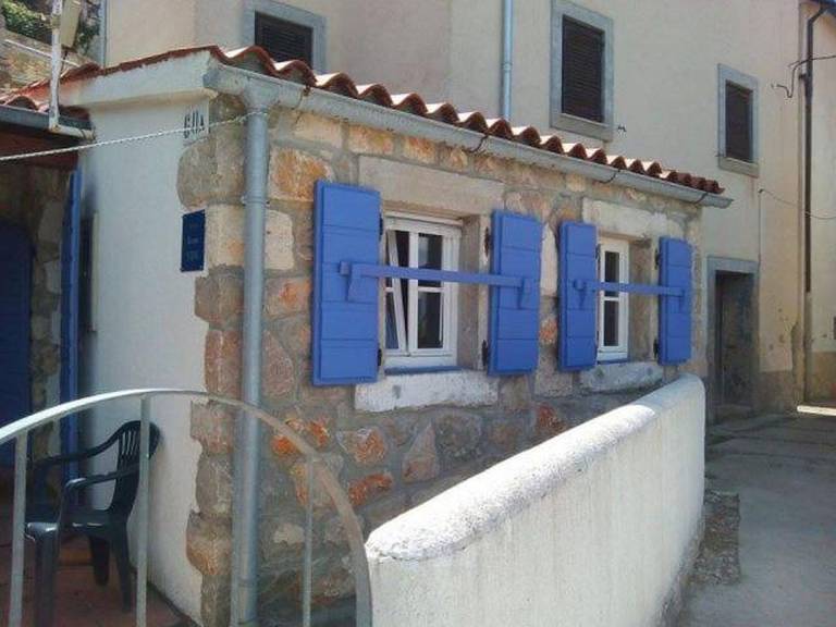 Studio flat Valun