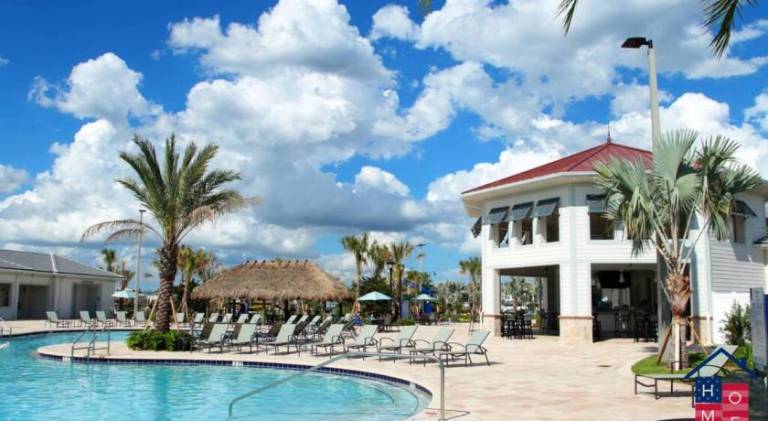 Vacation home with pool — photo 3