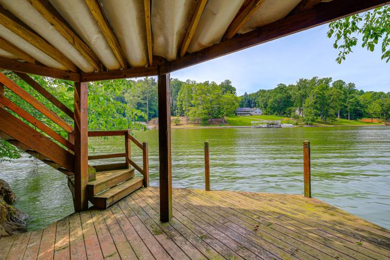 Peaceful South Holston Lake Cabin w/ Dock & Deck! — photo 2