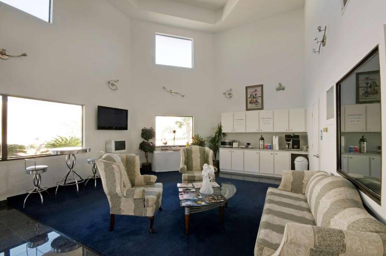 Americas Best Value Platinum Inn & Suites