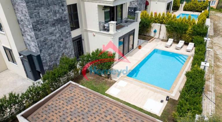 Fully equipped villa with garden, private pool & barbecue | Suitable for remote work | Dogs allowed — photo 3