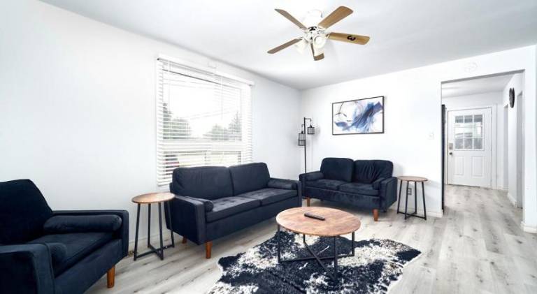Rental apartment with 1 room for 8 persons in Windsor, ON