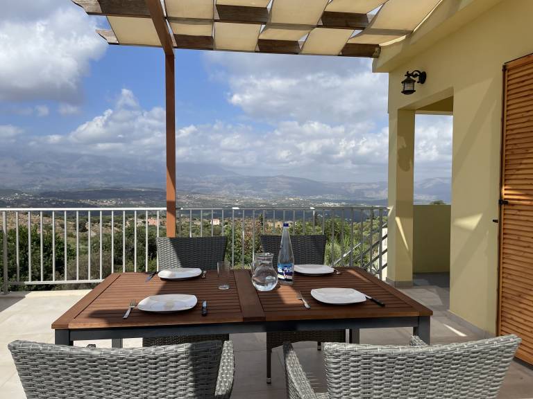 Fully equipped spacious villa with barbecue, private pool & patio | Pets are welcome — photo 4