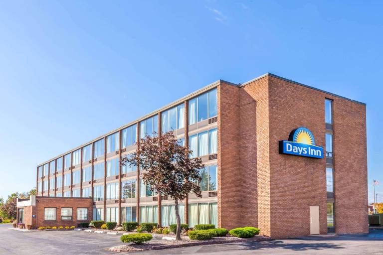 Days Inn by Wyndham Syracuse — photo 2