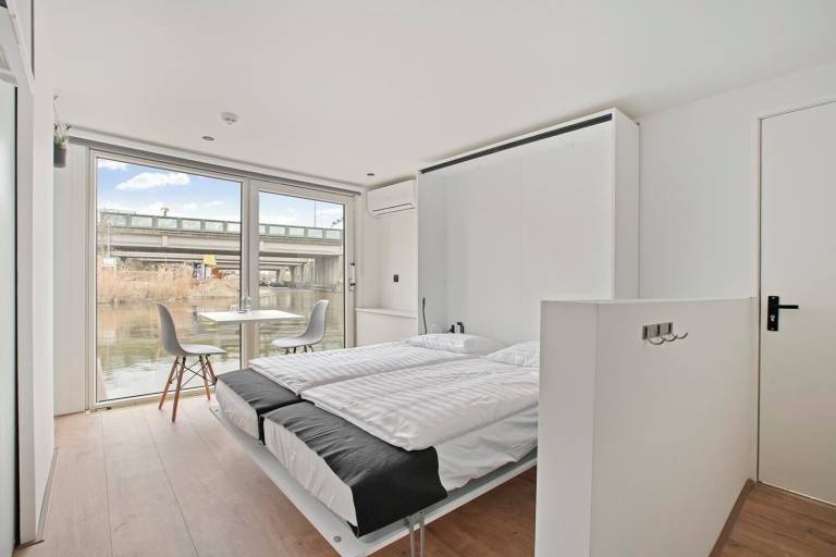Bed and breakfast  Amsterdam