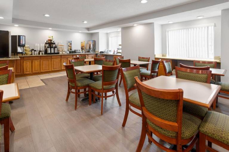 Microtel Inn by Wyndham Albany Airport — photo 4