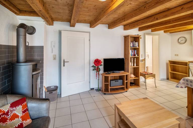 Fully equipped charming apartment with fast internet, yard & barbeque | Garden view | Dogs allowed — photo 4