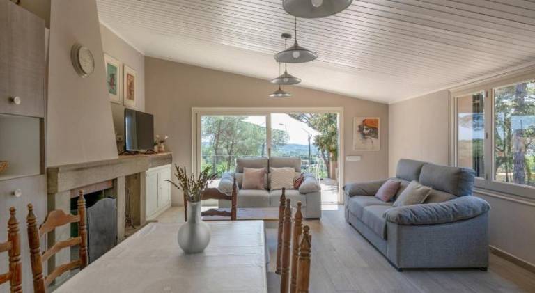 Chalet with pool — photo 2