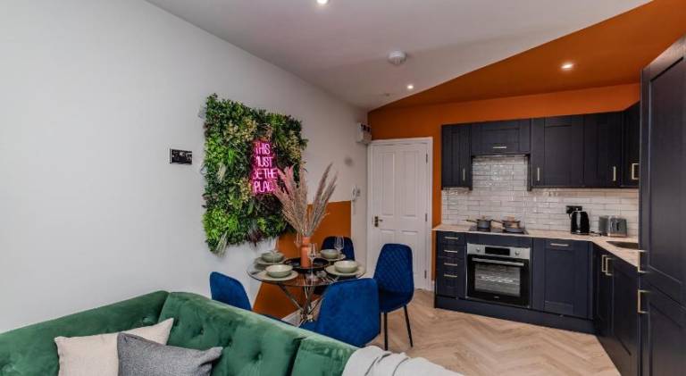 Super Central 2 Bedroom Flat Next To Brighton Shopping Center & Beach — photo 4