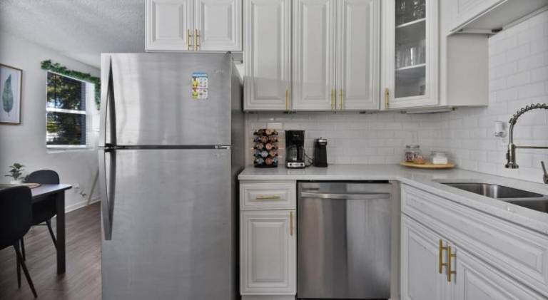 Charming vacation home with jacuzzi | Pet-friendly — photo 2