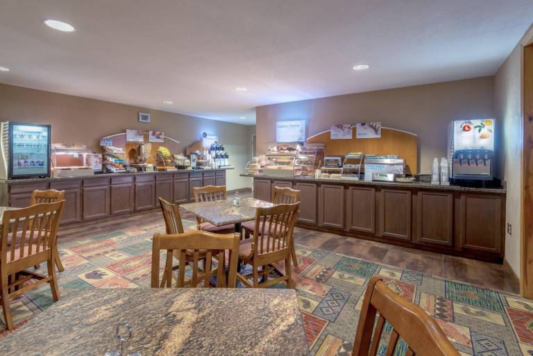 Holiday Inn Express Hotel & Suites Raton By IHG — photo 5