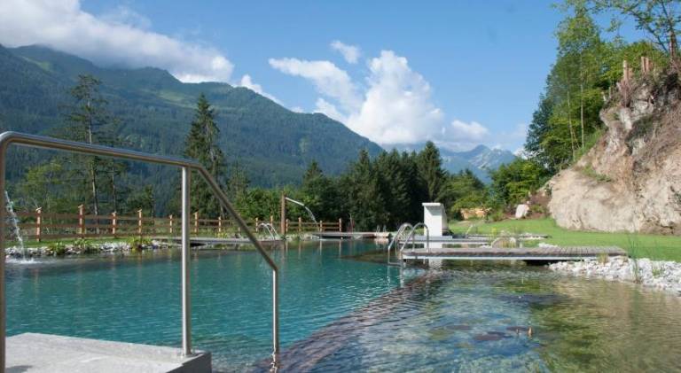 Vacation home with garden, patio & pool | Dogs allowed — photo 4