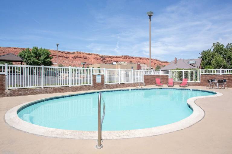 Super 8 By Wyndham St. George Ut — photo 2