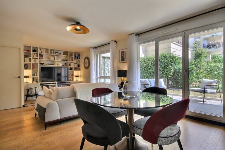 Apartment with terrace in Gennevilliers