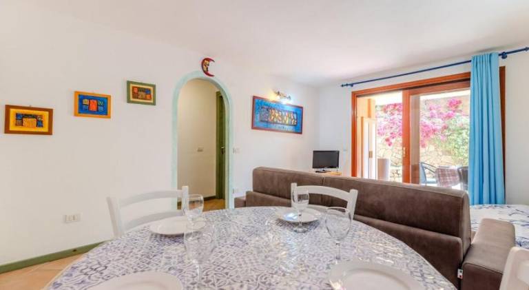 Apartment with 1 room for 5 persons — photo 3