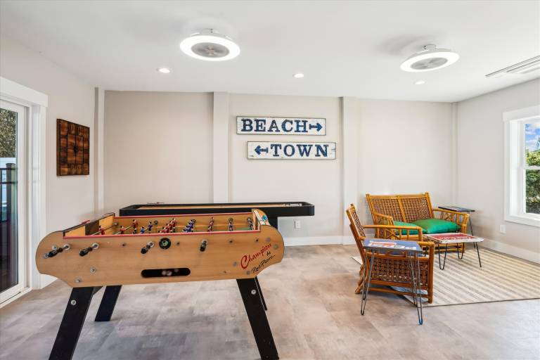 Family-oriented spacious house with barbeque, jacuzzi & private pool | Beach view | Next to the beach | Pets allowed — photo 3