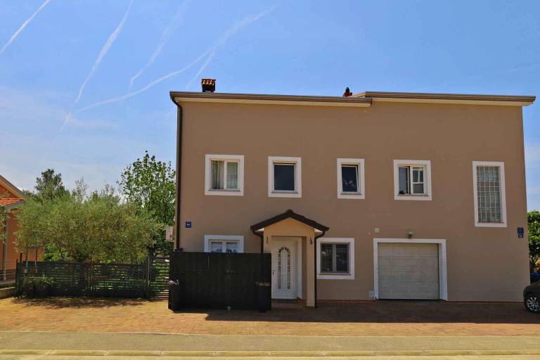 Rental apartment with terrace & garden | Pets allowed in Umag
