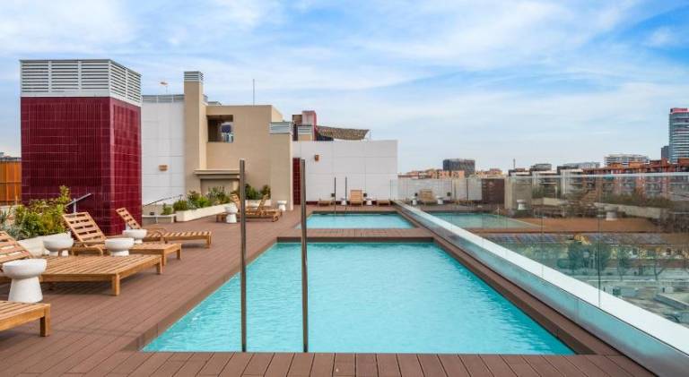 Apartment with pool & terrace in Barcelona