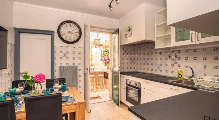Fully equipped nice villa with patio, garden & jacuzzi | Next to the beach | Suitable for remote work | Pets are welcome — photo 4