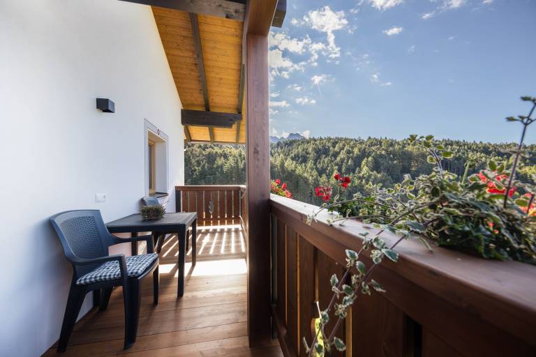 Child-friendly nice apartment with yard | Mountain view | Pets allowed — photo 2