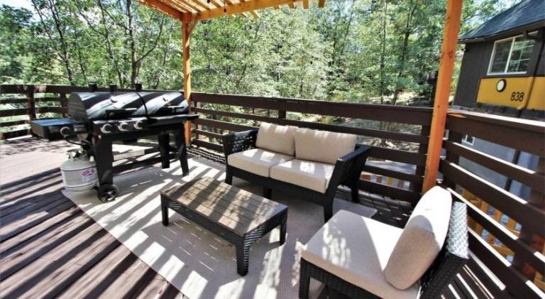 Vacation home with jacuzzi & grill — photo 2