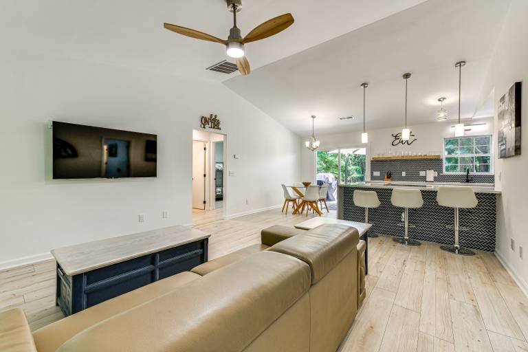 Mooresville Retreat w/ Patio, 1 Mi to Lake Norman! — photo 4