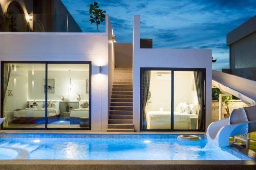 Villa with pool, patio & jacuzzi — photo 2