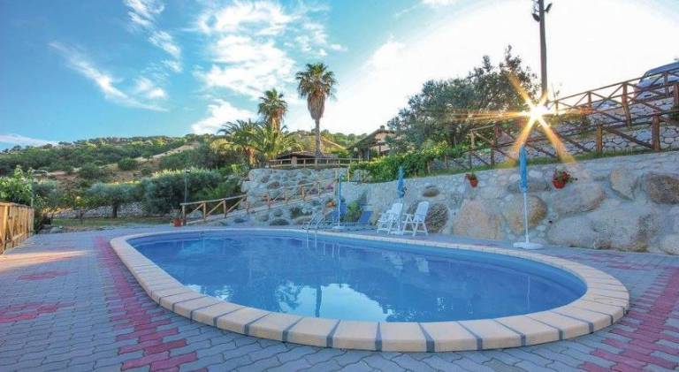 Villa with pool | Pets are welcome — photo 3