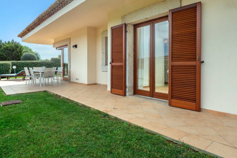 Vacation Home "Villa Piana" with Stunning Sea and Mountain Views, Terrace & Garden — photo 4