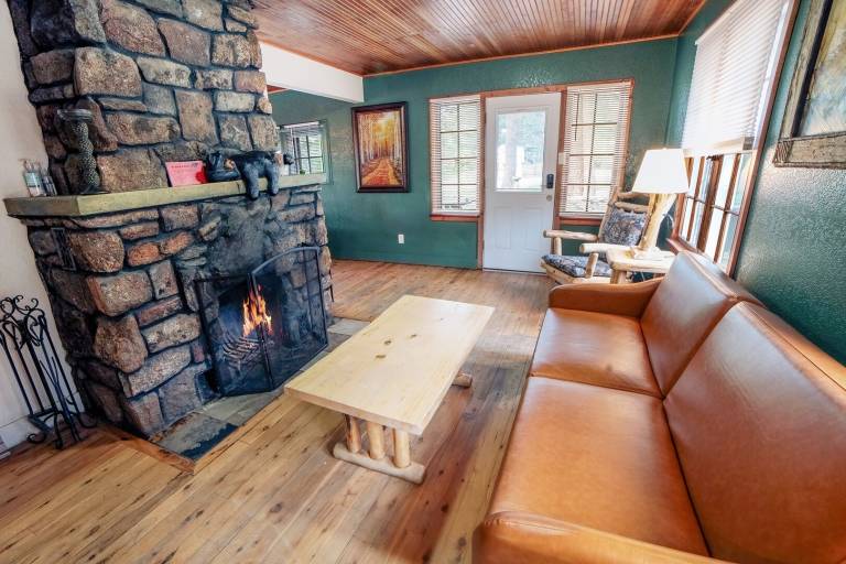 Cabin with private pool & terrace — photo 2